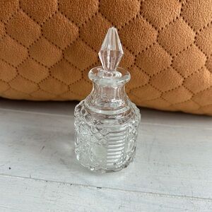 Elegant Clear Glass Perfume Bottle